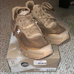On Cloud Running Cloudvista 2 in Chai Dune Tan Women’s 8 Worn 1x Tennis Shoe